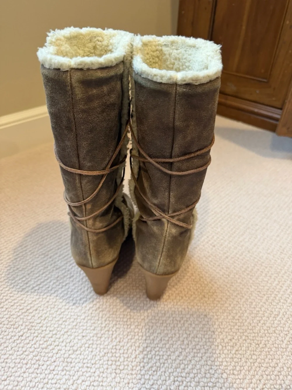 MICHAEL KORS Brown Distressed leather Sherpa Lined Wedge Boots Size 7.5